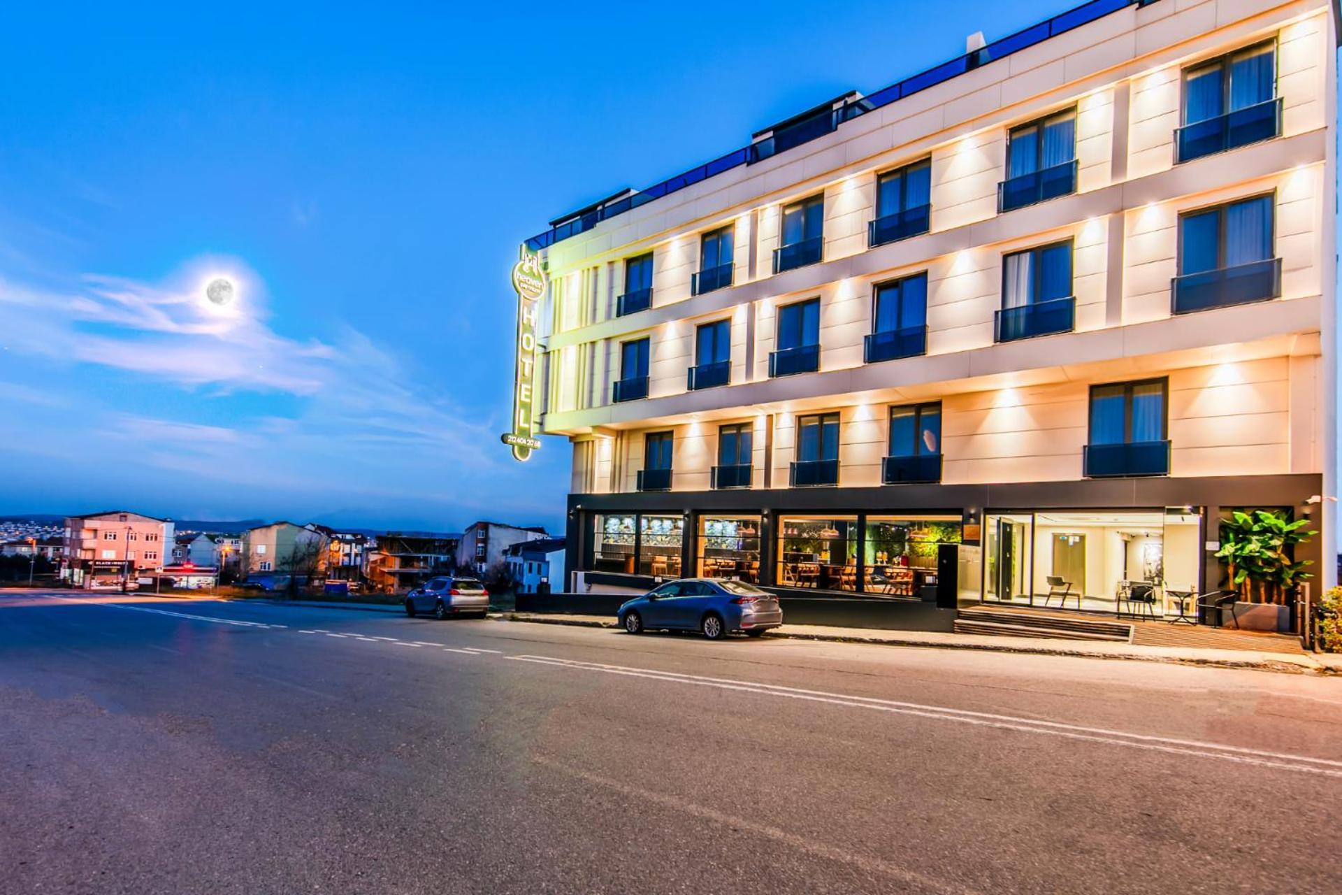 Heaven Premium Hotel Restaurant & Airport Shuttle Arnavutkoy Екстериор снимка